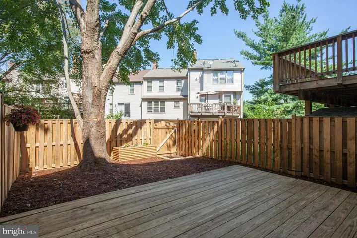5612 Gresham Ln, Centreville, Virginia 20120