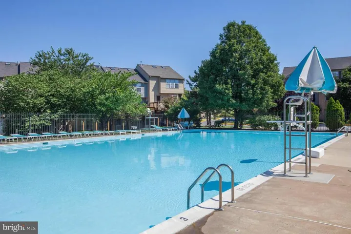 5612 Gresham Ln, Centreville, Virginia 20120