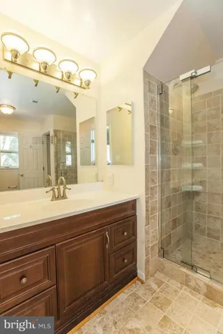 5612 Gresham Ln, Centreville, Virginia 20120
