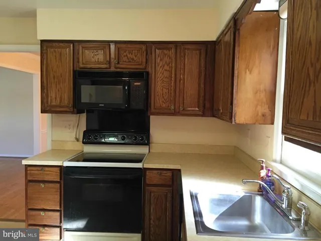 9724 Loch Linden Ct, Fairfax, Virginia 22032