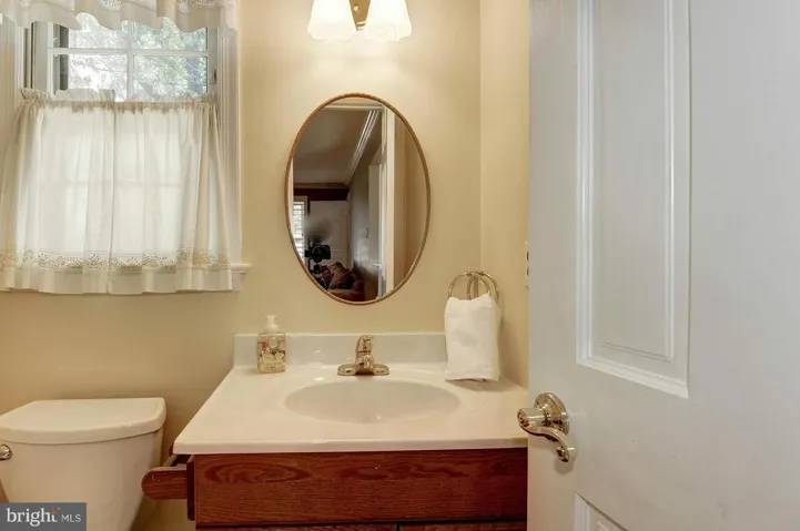 2719 Westford Ct, Falls Church, Virginia 22043