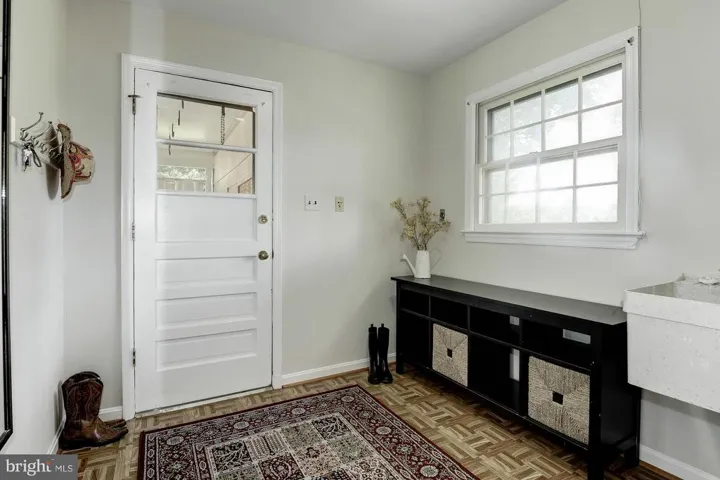 2719 Westford Ct, Falls Church, Virginia 22043