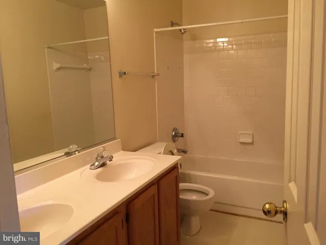 14602 Flower Hill Dr, Centreville, Virginia 20120