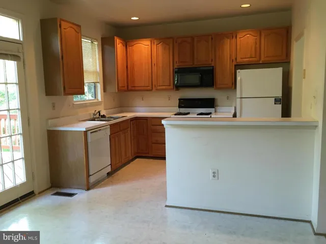 14602 Flower Hill Dr, Centreville, Virginia 20120