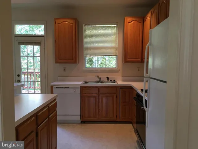 14602 Flower Hill Dr, Centreville, Virginia 20120