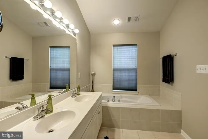 4755 Bideford Sq, Fairfax, Virginia 22030