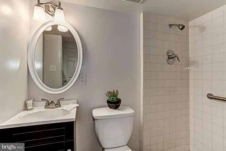 7501 Venice Ct, Falls Church, Virginia 22043