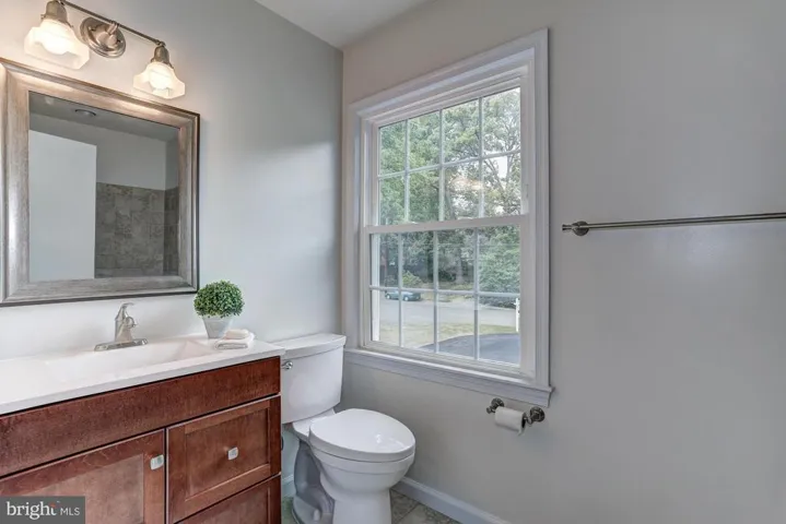 7501 Venice Ct, Falls Church, Virginia 22043