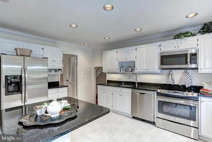 7501 Venice Ct, Falls Church, Virginia 22043
