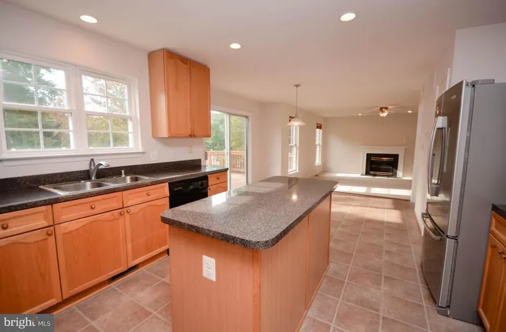 27 Basalt Dr, Fredericksburg, Virginia 22406