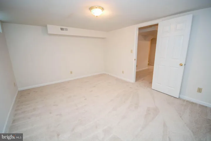 27 Basalt Dr, Fredericksburg, Virginia 22406