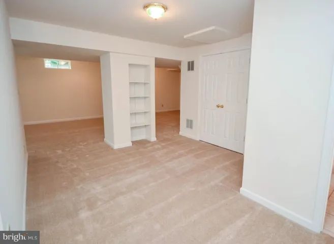 27 Basalt Dr, Fredericksburg, Virginia 22406