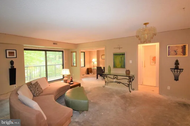 3800 Powell Ln #314, Falls Church, Virginia 22041