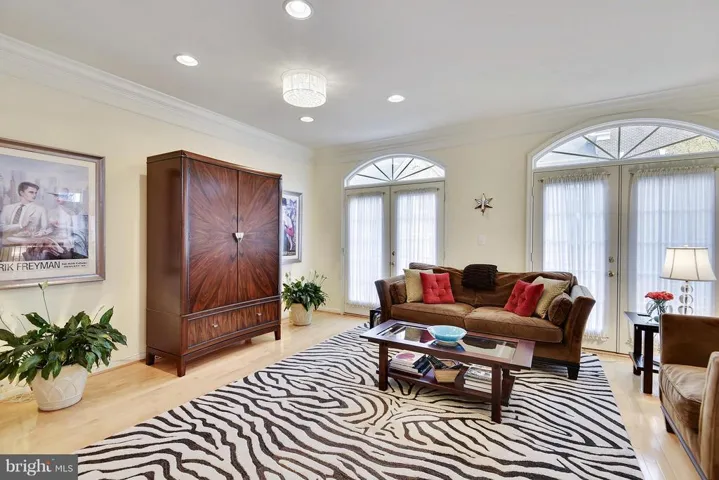 6473 Waterfield Rd, Alexandria, Virginia 22315