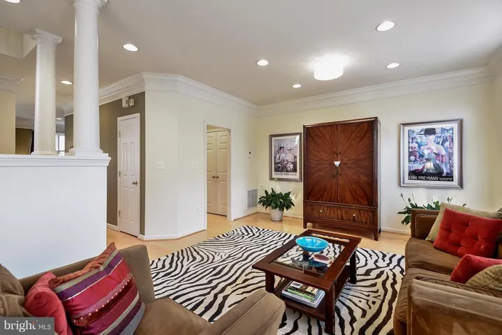 6473 Waterfield Rd, Alexandria, Virginia 22315