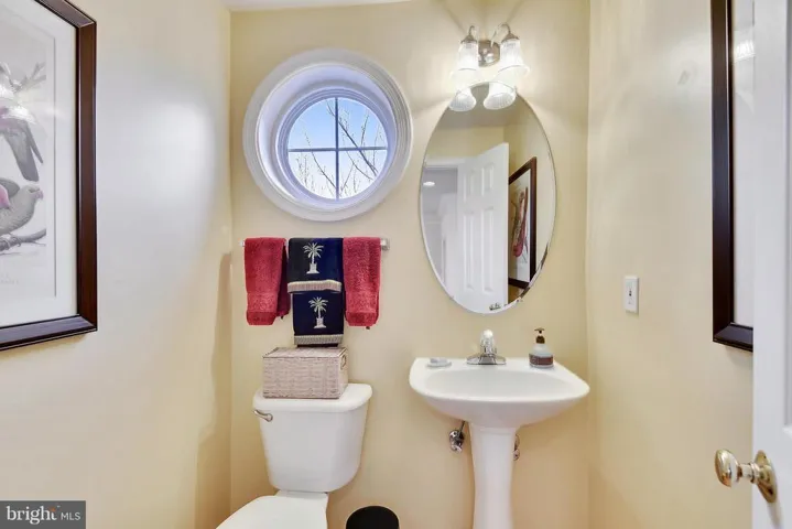 6473 Waterfield Rd, Alexandria, Virginia 22315