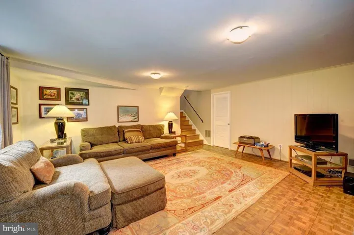 6720 Rosewood St, Annandale, Virginia 22003
