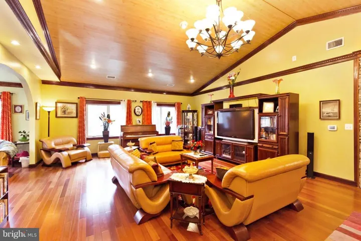 7125 Carol Ln, Falls Church, Virginia 22042