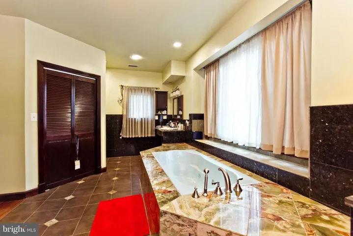7125 Carol Ln, Falls Church, Virginia 22042