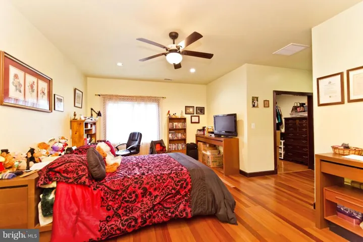 7125 Carol Ln, Falls Church, Virginia 22042