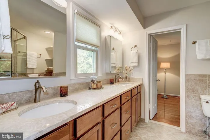 6800 Sprucedale Ct, Annandale, Virginia 22003