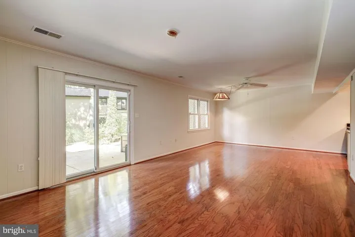 6800 Sprucedale Ct, Annandale, Virginia 22003