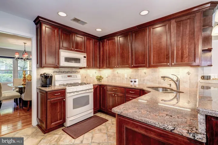 6800 Sprucedale Ct, Annandale, Virginia 22003