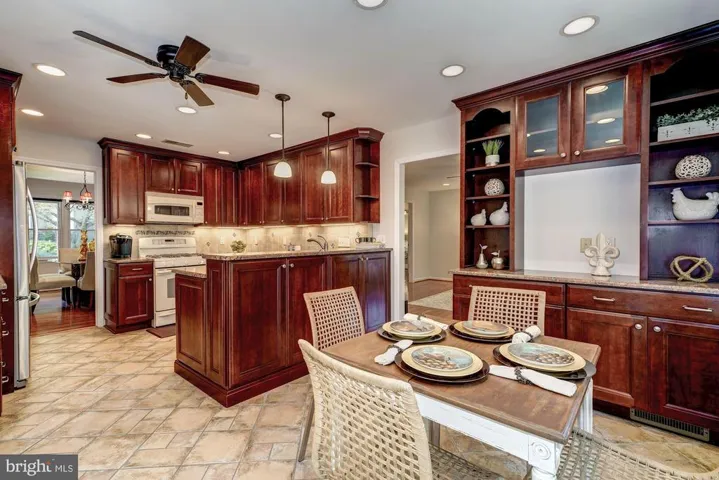 6800 Sprucedale Ct, Annandale, Virginia 22003
