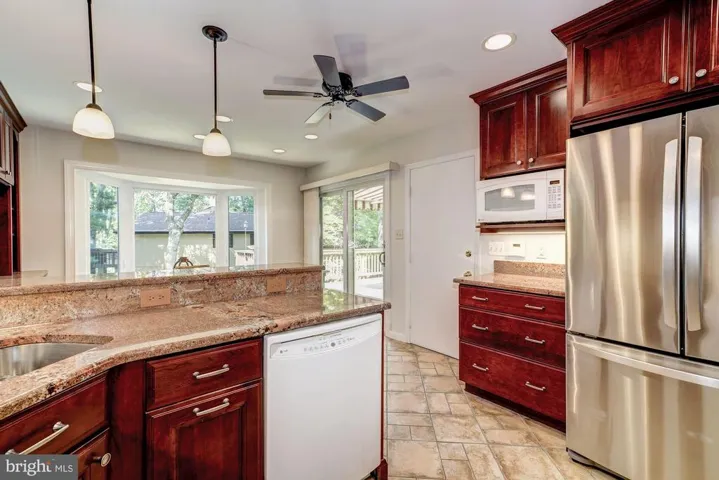 6800 Sprucedale Ct, Annandale, Virginia 22003