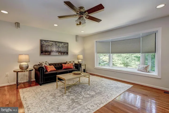 6800 Sprucedale Ct, Annandale, Virginia 22003