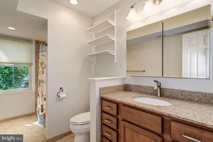 6800 Sprucedale Ct, Annandale, Virginia 22003