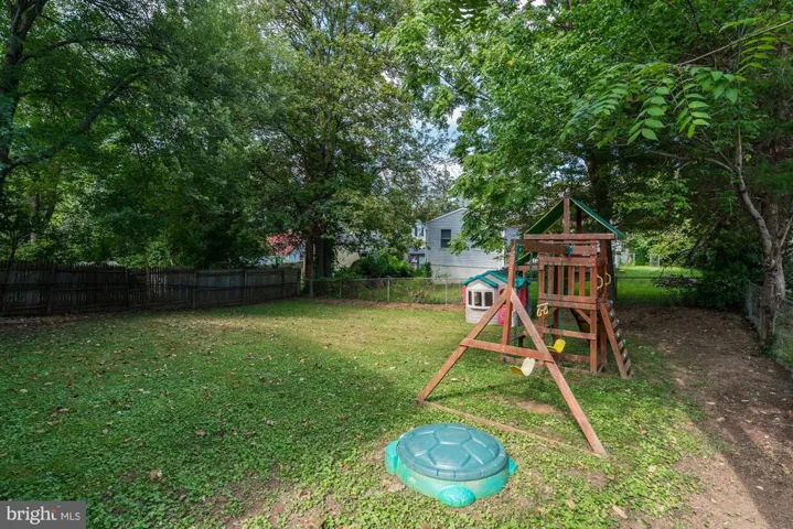 3119 Chepstow Ln, Falls Church, Virginia 22042