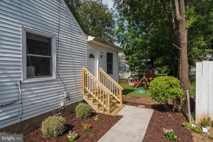 3119 Chepstow Ln, Falls Church, Virginia 22042