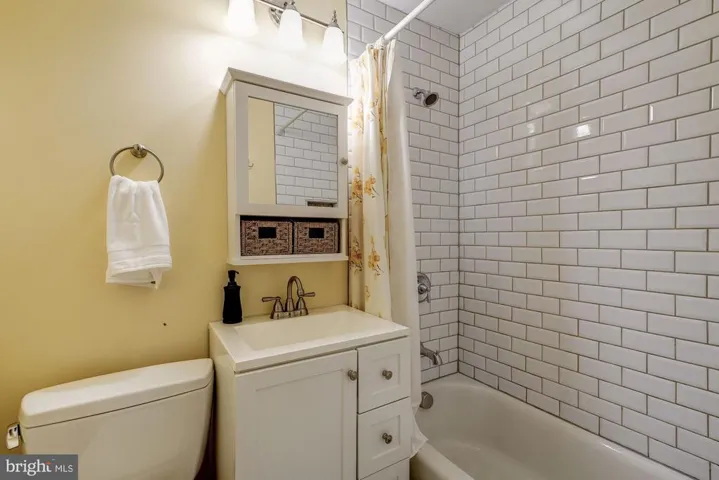 3119 Chepstow Ln, Falls Church, Virginia 22042