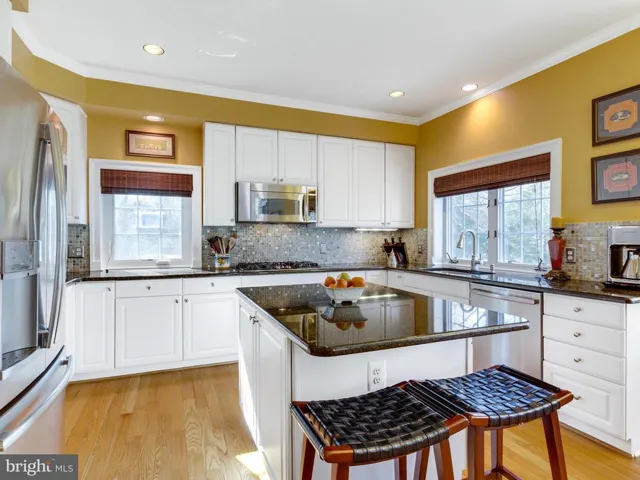 8416 Black Stallion Pl, Vienna, Virginia 22182