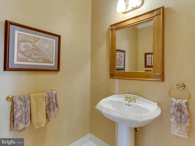 8416 Black Stallion Pl, Vienna, Virginia 22182