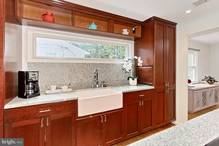7000 Vagabond Dr, Falls Church, Virginia 22042