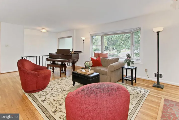 7000 Vagabond Dr, Falls Church, Virginia 22042