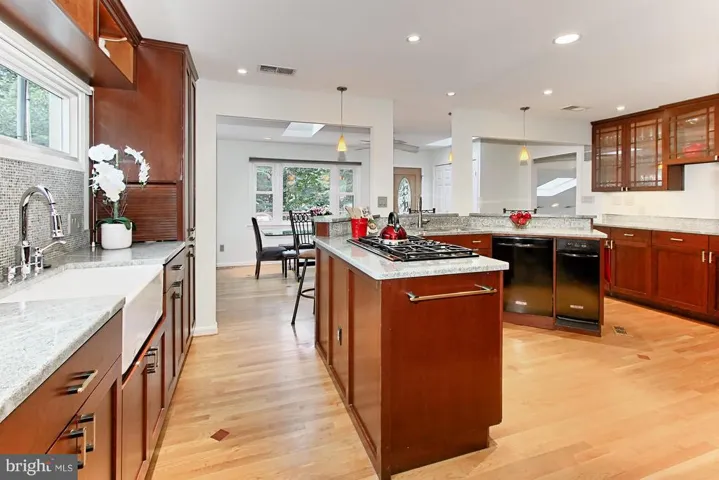 7000 Vagabond Dr, Falls Church, Virginia 22042