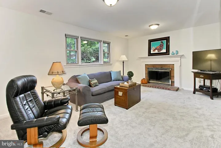 7000 Vagabond Dr, Falls Church, Virginia 22042