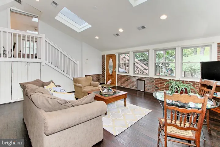7000 Vagabond Dr, Falls Church, Virginia 22042