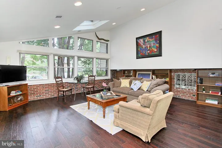 7000 Vagabond Dr, Falls Church, Virginia 22042