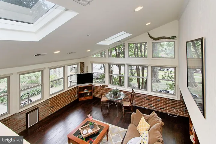 7000 Vagabond Dr, Falls Church, Virginia 22042