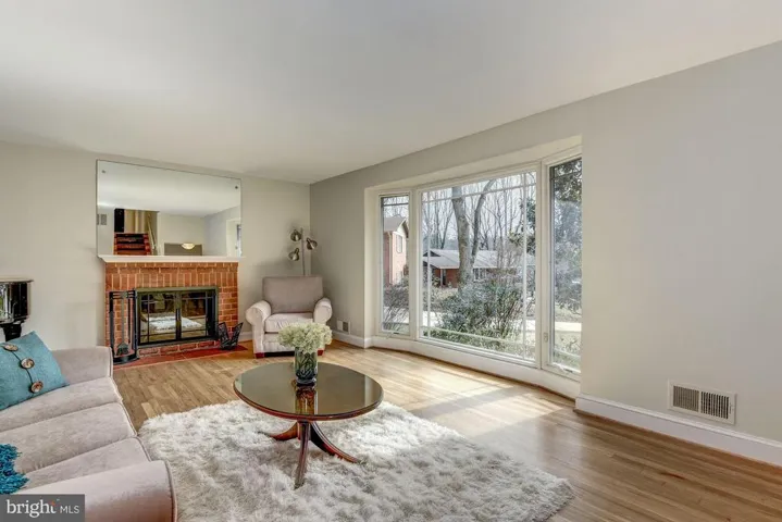 6800 Murray Ln, Annandale, Virginia 22003