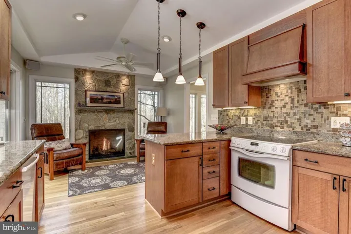 6800 Murray Ln, Annandale, Virginia 22003