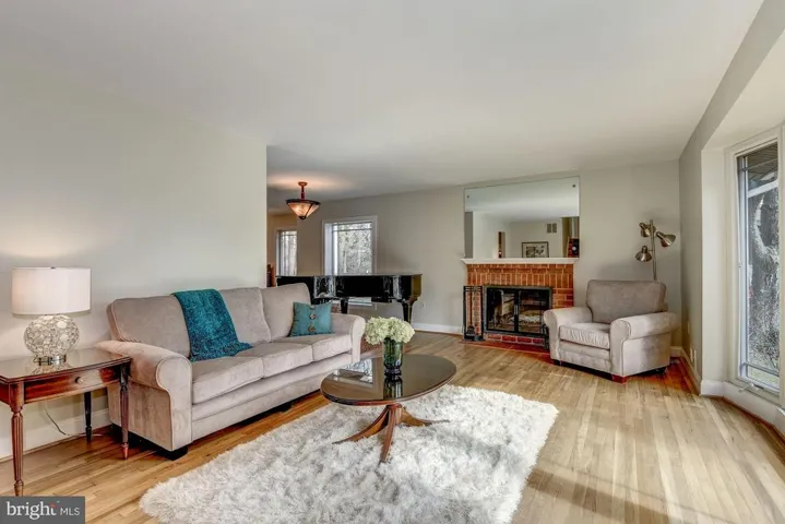 6800 Murray Ln, Annandale, Virginia 22003