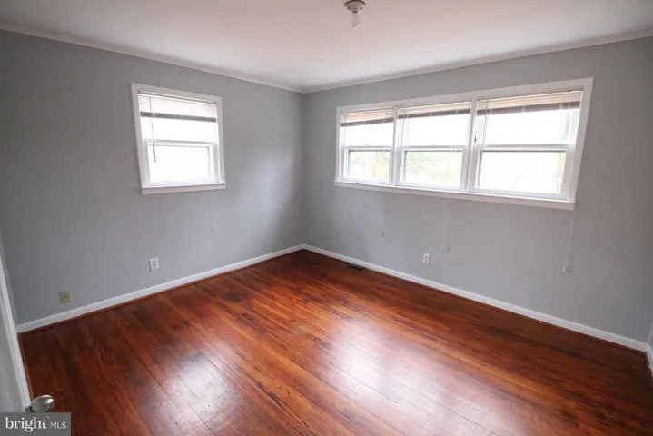 8328 Hilltop Ave, Vienna, Virginia 22182