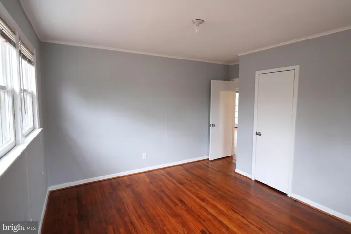 8328 Hilltop Ave, Vienna, Virginia 22182