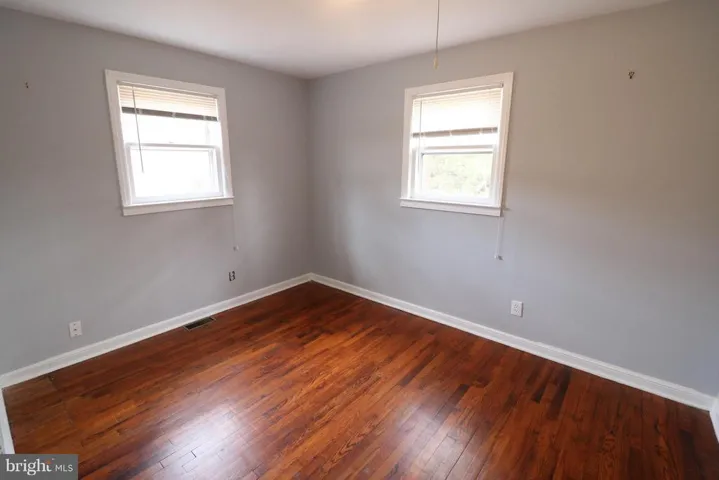 8328 Hilltop Ave, Vienna, Virginia 22182