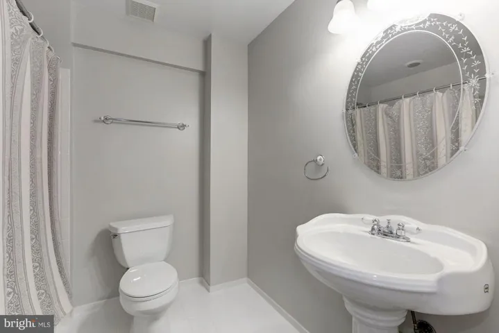 5614 Oakham Pl, Centreville, Virginia 20120